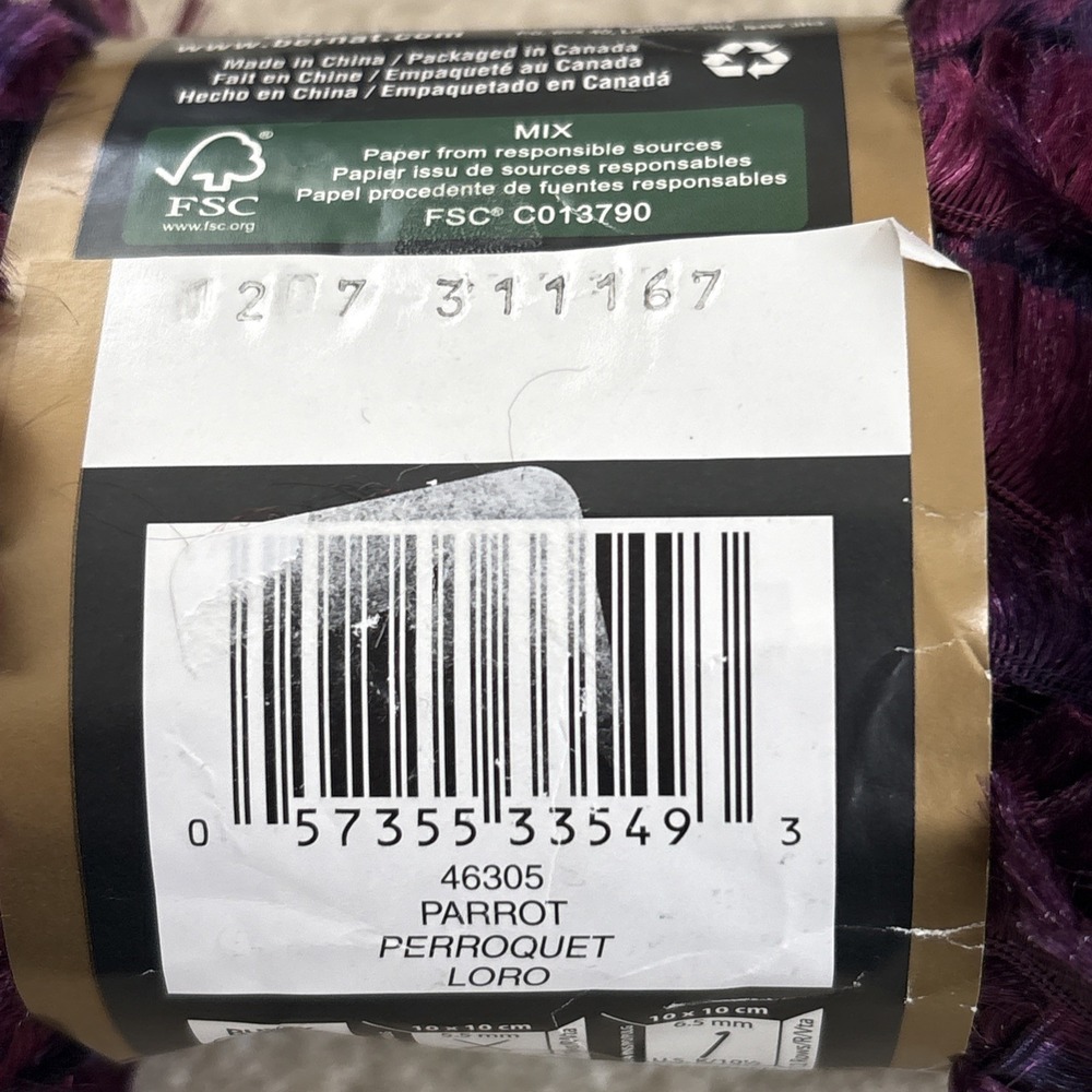Boa Yarn 1.75 oz 50g Bulky 5 Weight Bernat Ribbon Eyelash Mocking Bird - Picture 4 of 6